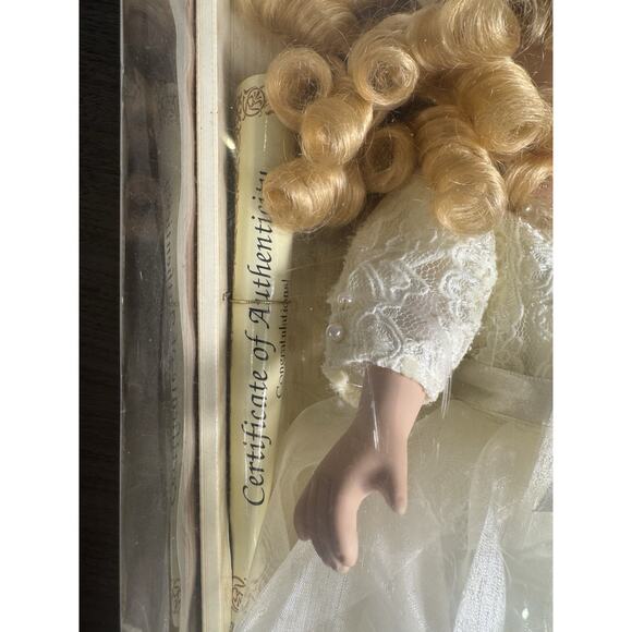 soft expressions porcelain‎ doll. genuine fine bisque collectible in original - Picture 4 of 7